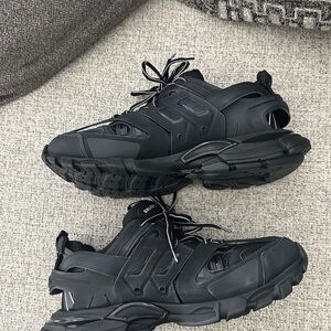 Balenciaga track